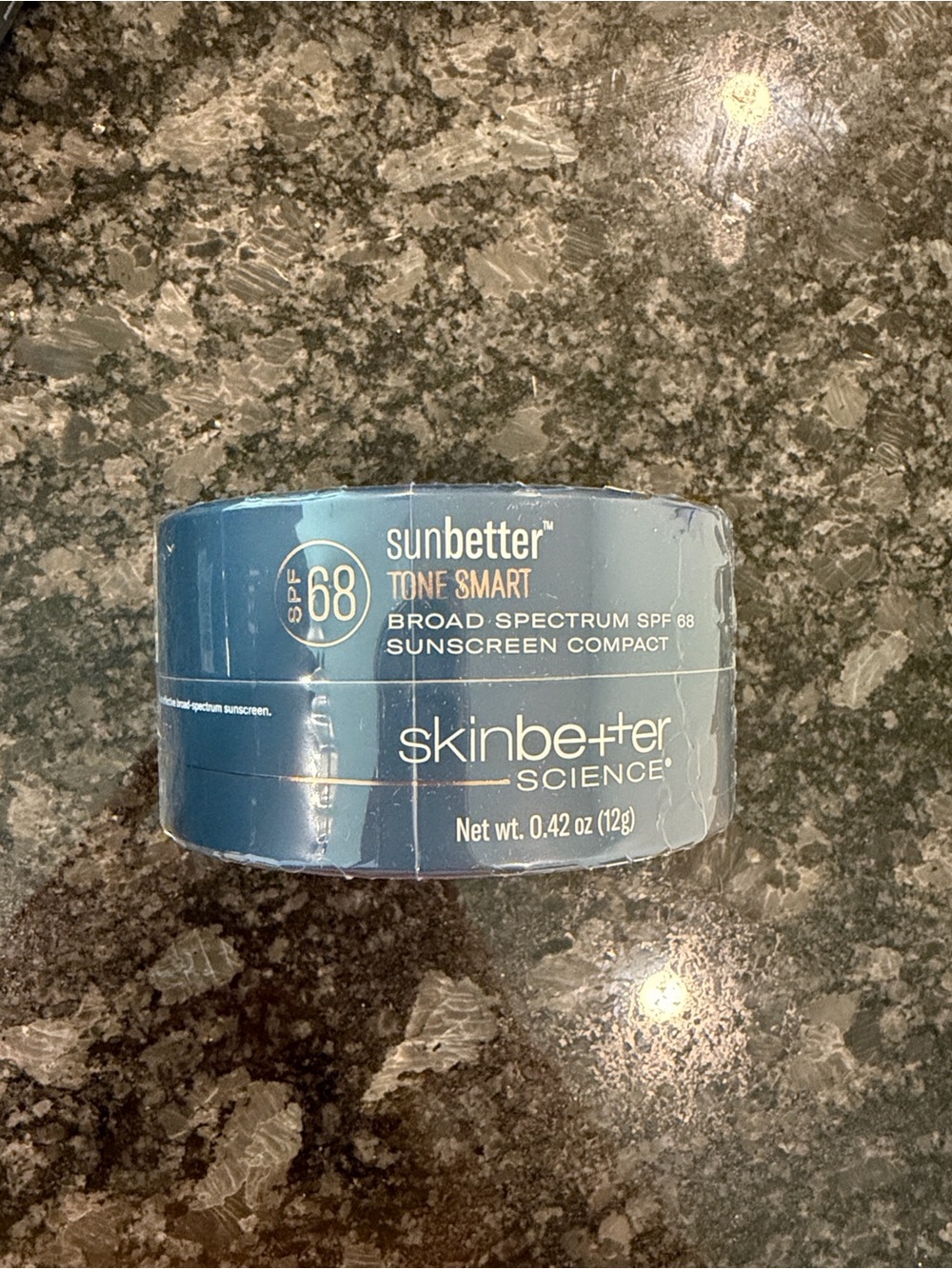 Skinbetter Science Sunbetter Tone Smart SPF 68 Sunscreen Compact - Blue